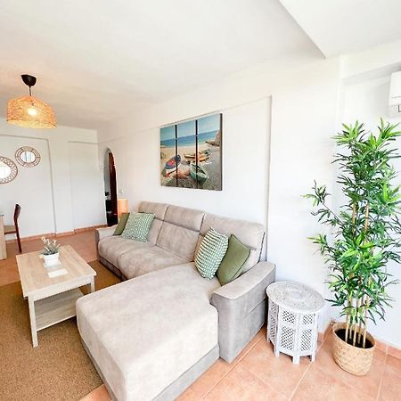 Spacious Apartment In The Center Of ตอร์เรโมลิโนส ภายนอก รูปภาพ