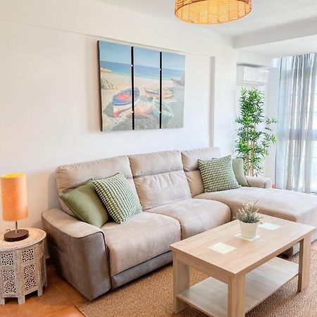 Spacious Apartment In The Center Of ตอร์เรโมลิโนส ภายนอก รูปภาพ