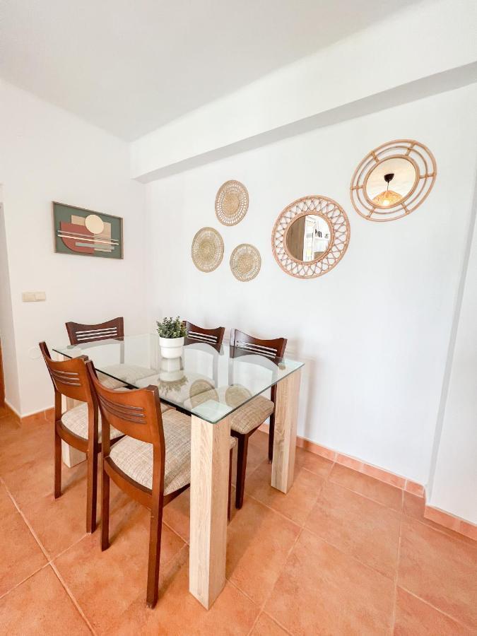 Spacious Apartment In The Center Of ตอร์เรโมลิโนส ภายนอก รูปภาพ