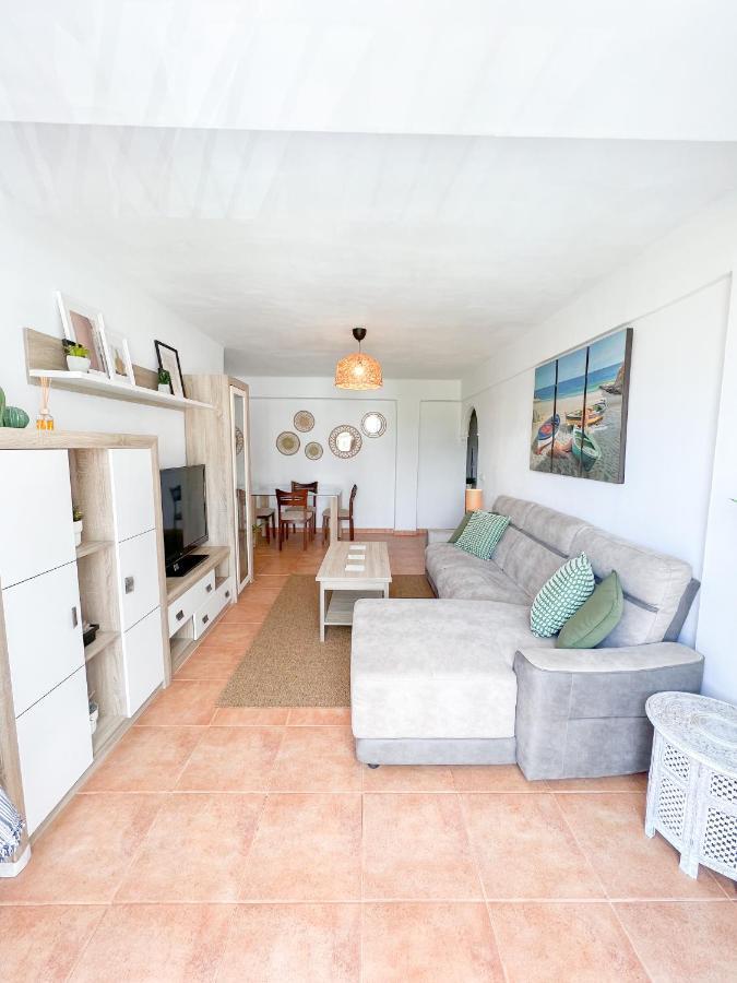 Spacious Apartment In The Center Of ตอร์เรโมลิโนส ภายนอก รูปภาพ