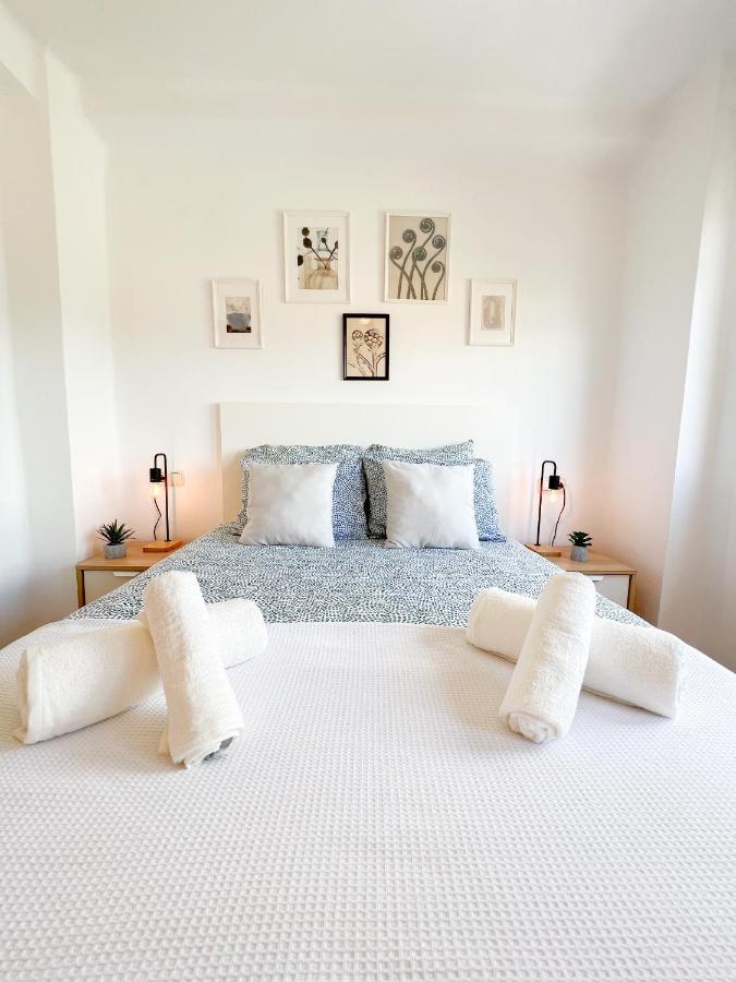 Spacious Apartment In The Center Of ตอร์เรโมลิโนส ภายนอก รูปภาพ