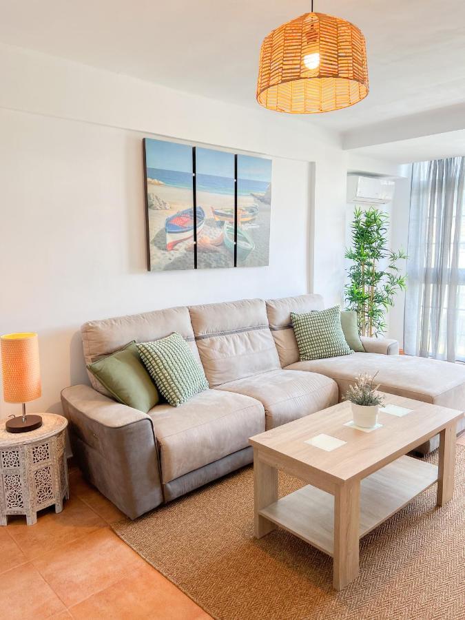 Spacious Apartment In The Center Of ตอร์เรโมลิโนส ภายนอก รูปภาพ