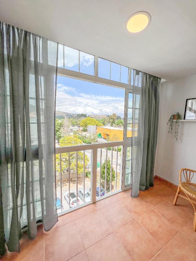 Spacious Apartment In The Center Of ตอร์เรโมลิโนส ภายนอก รูปภาพ