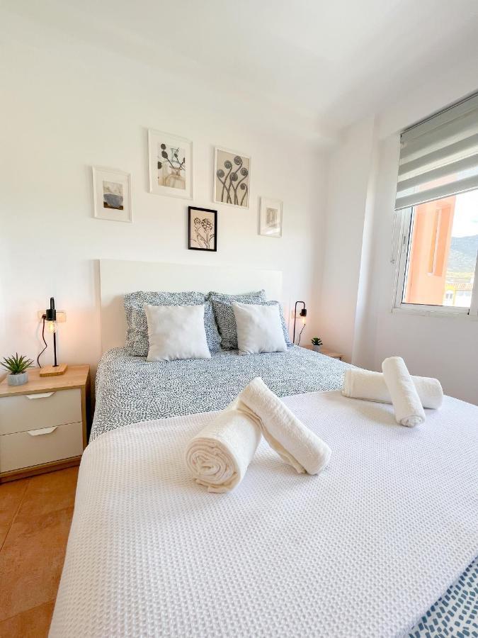 Spacious Apartment In The Center Of ตอร์เรโมลิโนส ภายนอก รูปภาพ