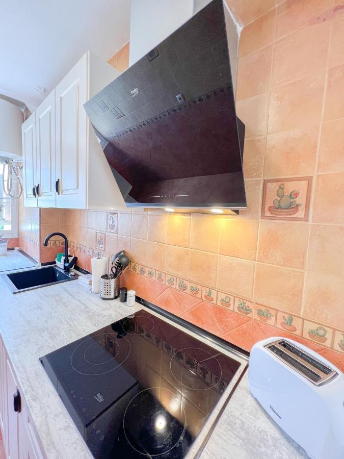 Spacious Apartment In The Center Of ตอร์เรโมลิโนส ภายนอก รูปภาพ